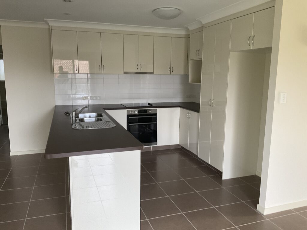 Flinders View QLD 4305