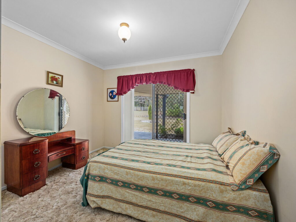 6 Caledonian Road, Thagoona, QLD 4306