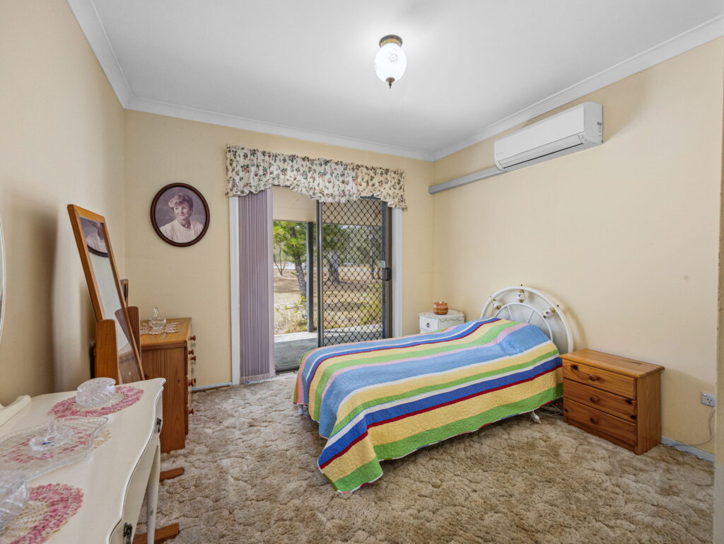 6 Caledonian Road, Thagoona, QLD 4306