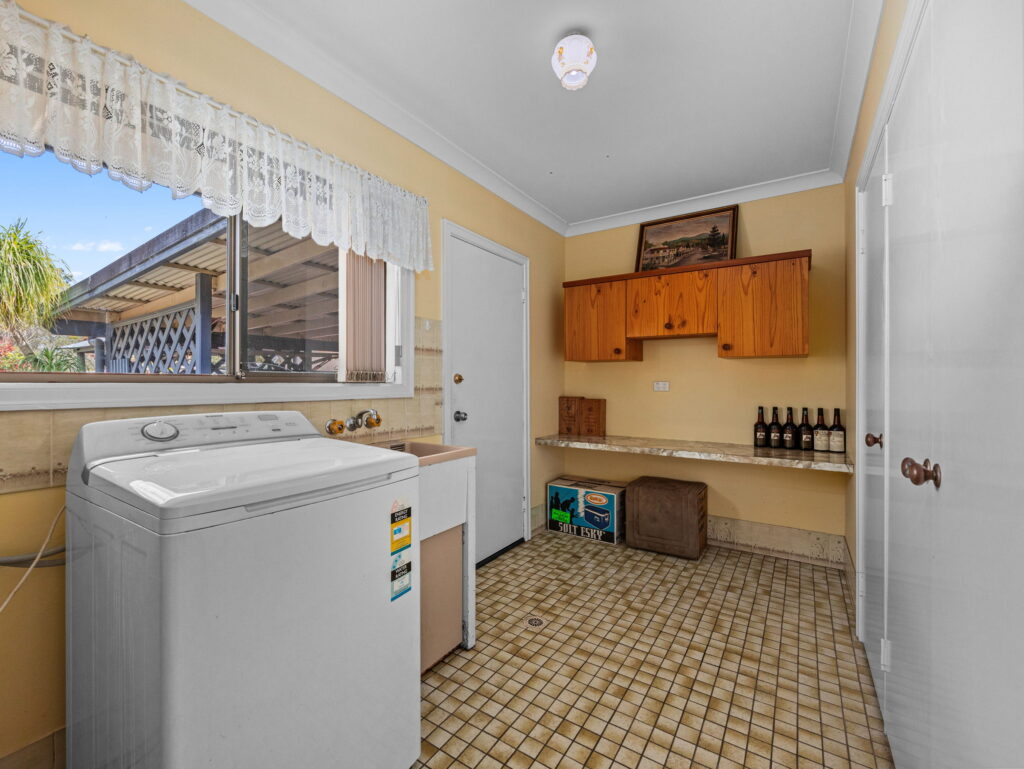 6 Caledonian Road, Thagoona, QLD 4306