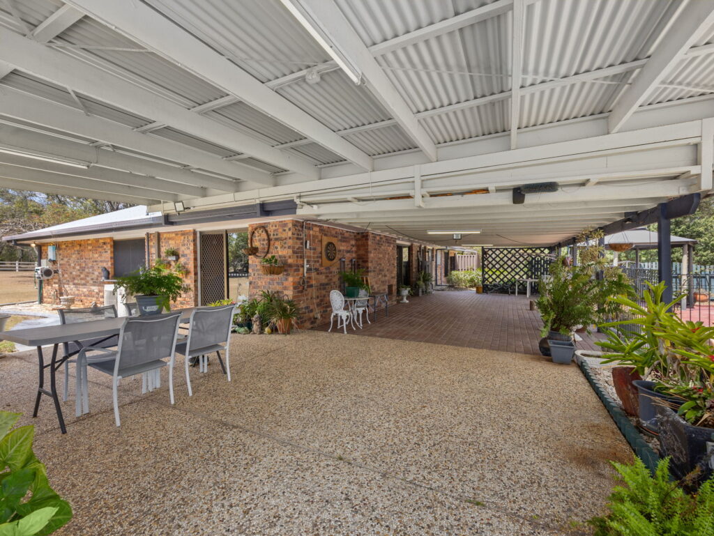 6 Caledonian Road, Thagoona, QLD 4306