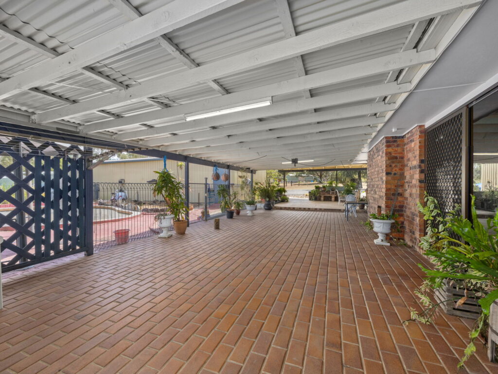 6 Caledonian Road, Thagoona, QLD 4306