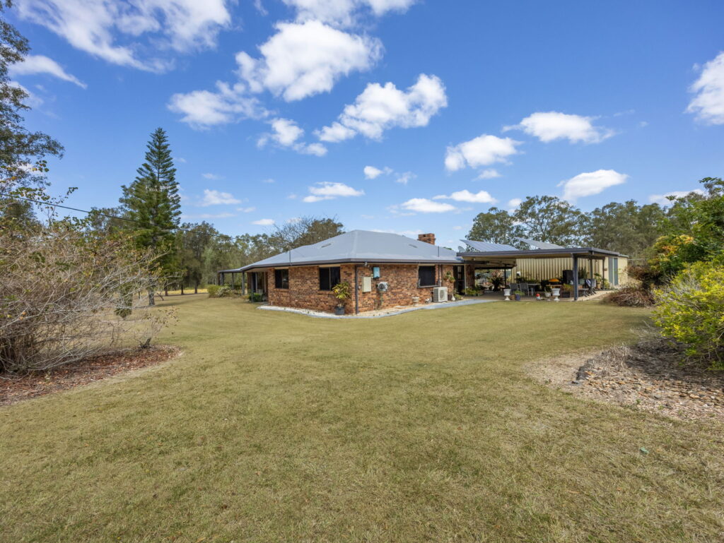 6 Caledonian Road, Thagoona, QLD 4306