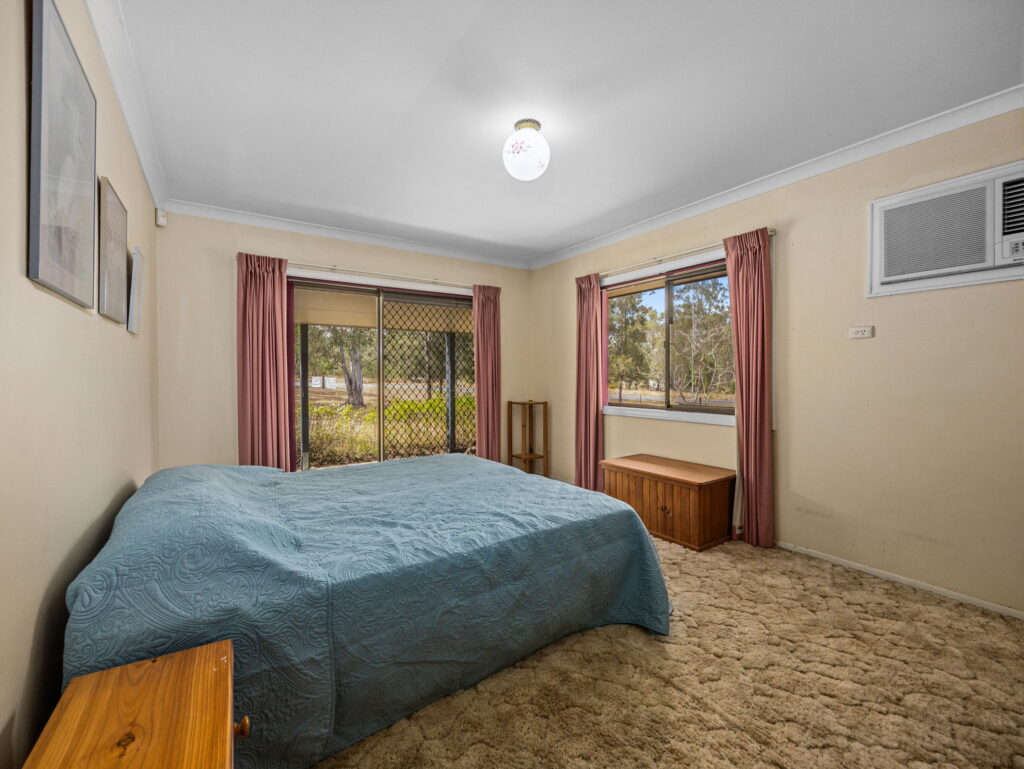 6 Caledonian Road, Thagoona, QLD 4306