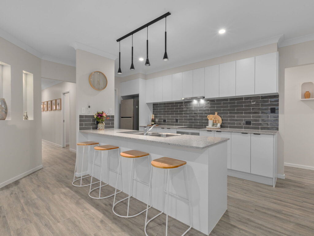 6 Condamine Way, Plainland, QLD 4341