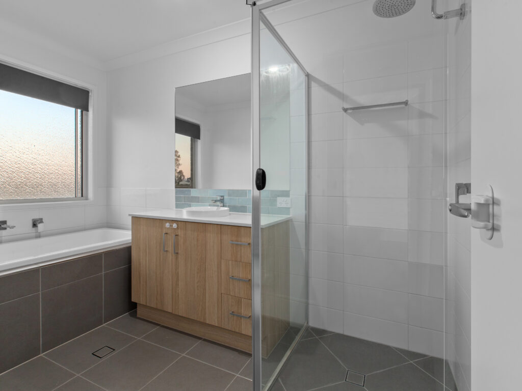 13 Poinciana Avenue, Rifle Range, QLD 4311
