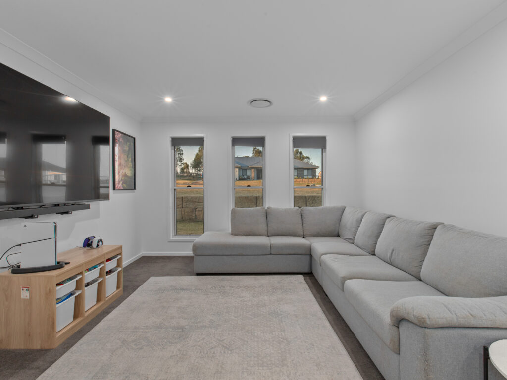 13 Poinciana Avenue, Rifle Range, QLD 4311