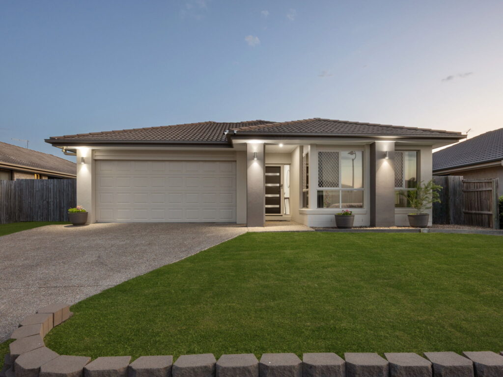 8 Earlwood Court, Raceview, QLD 4305