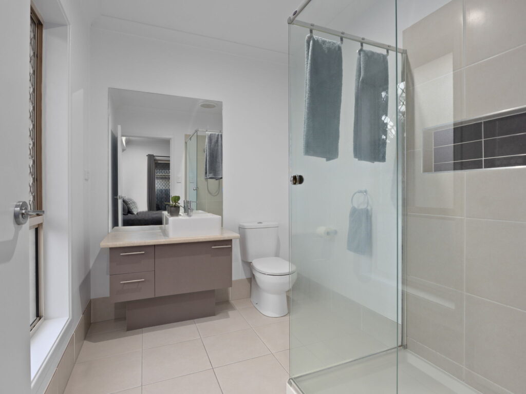 8 Earlwood Court, Raceview, QLD 4305
