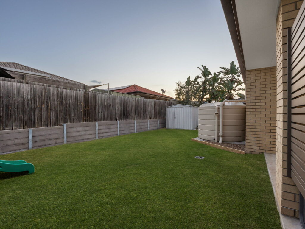 8 Earlwood Court, Raceview, QLD 4305