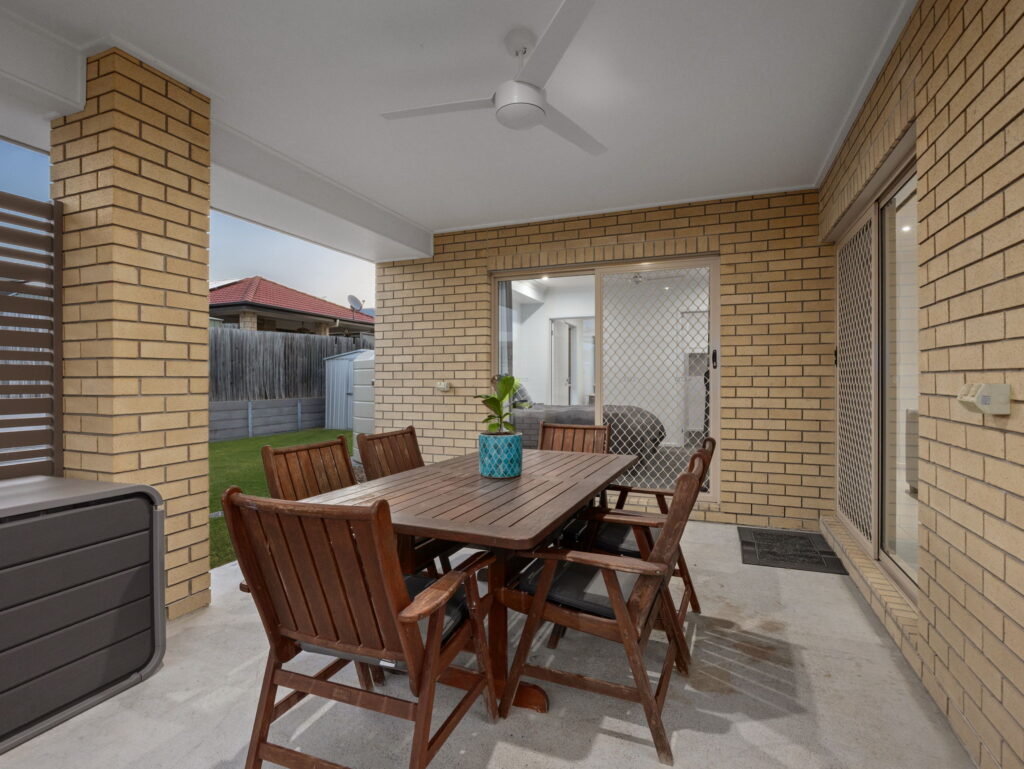 8 Earlwood Court, Raceview, QLD 4305