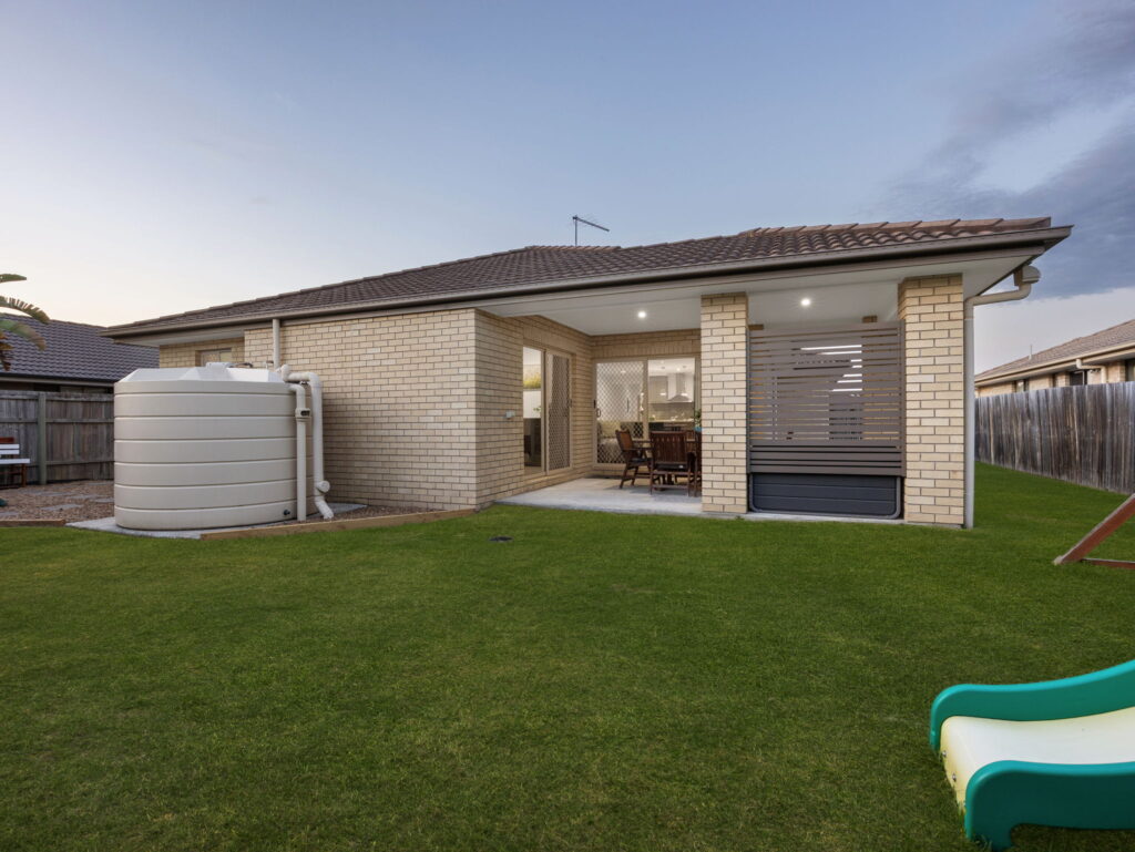 8 Earlwood Court, Raceview, QLD 4305
