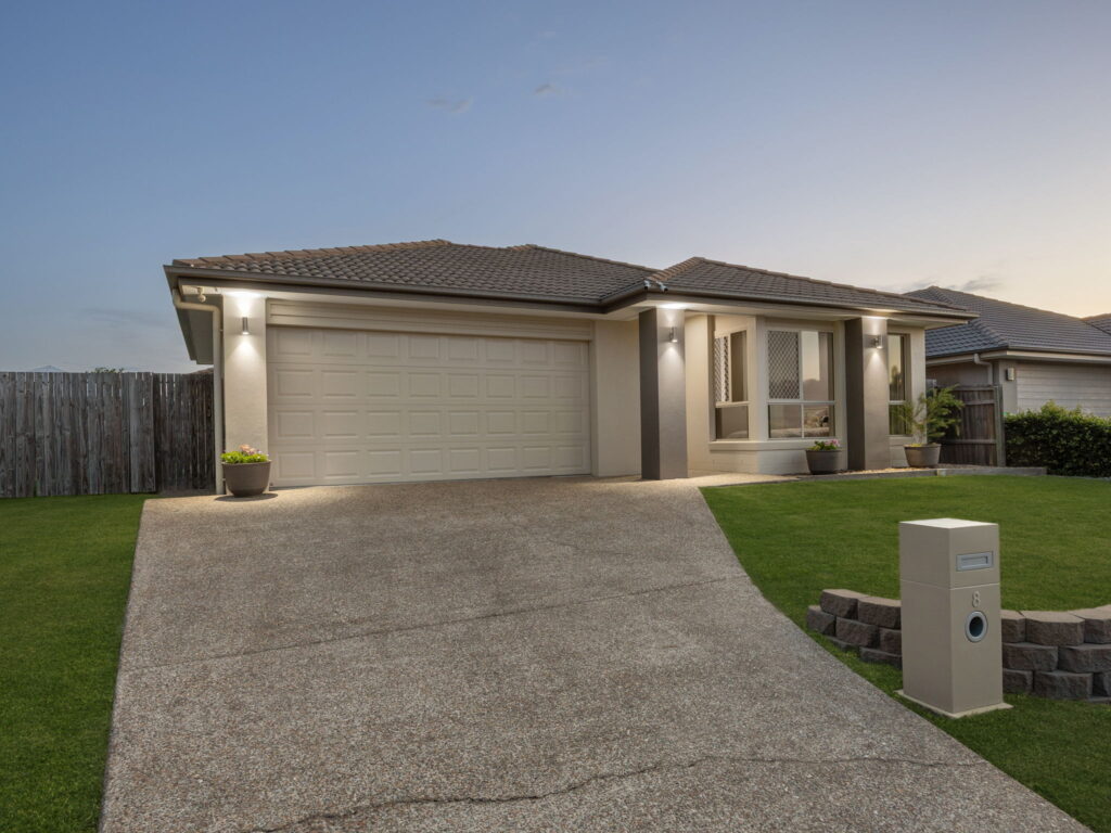 8 Earlwood Court, Raceview, QLD 4305