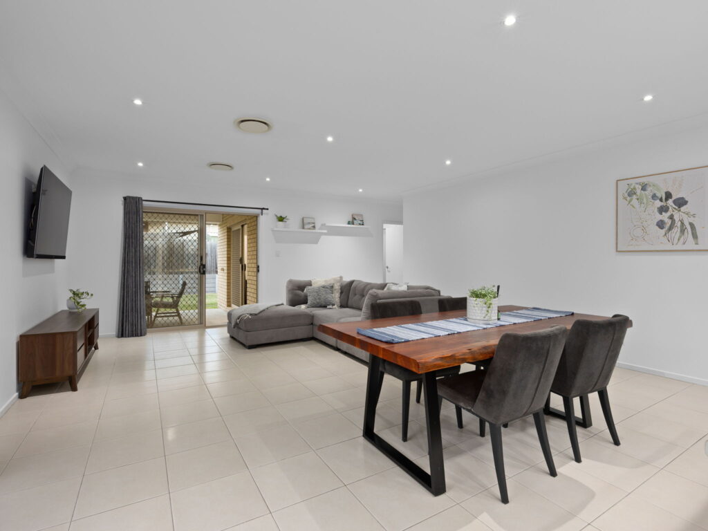 8 Earlwood Court, Raceview, QLD 4305