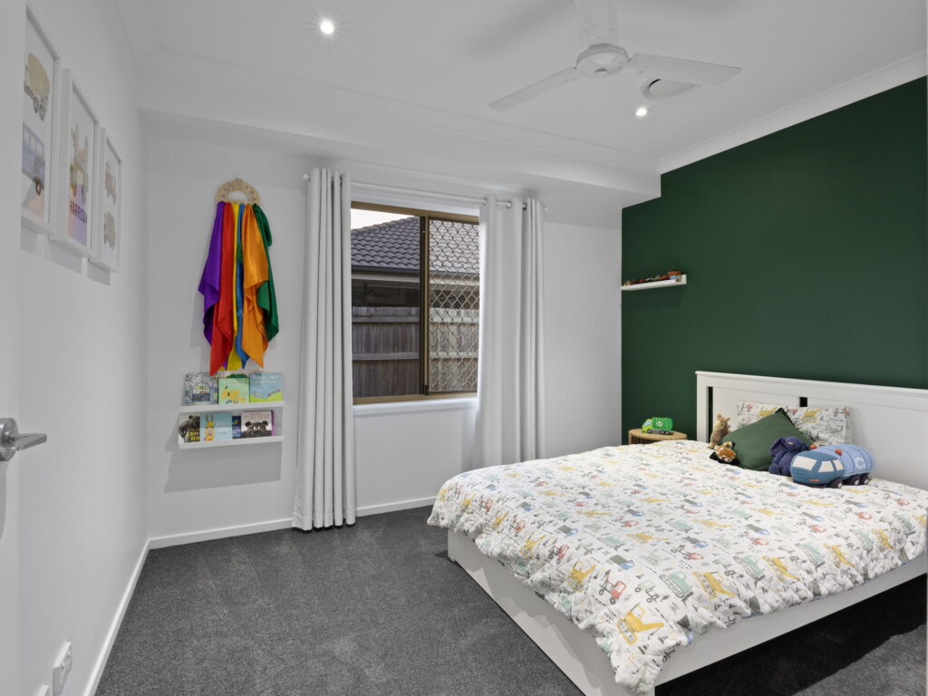 8 Earlwood Court, Raceview, QLD 4305