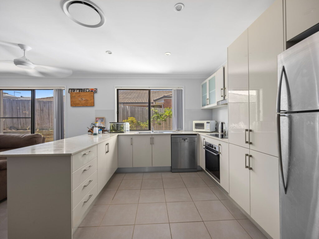 33 Ada Street, Leichhardt, QLD 4305