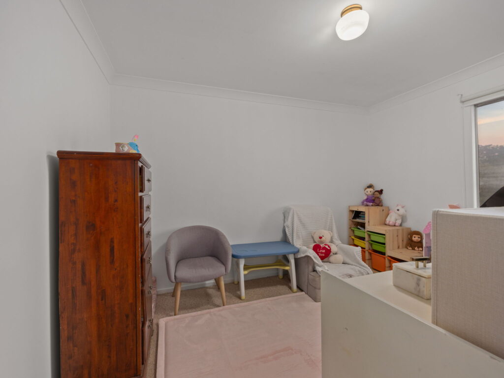 4 Berry Street, Churchill, QLD 4305