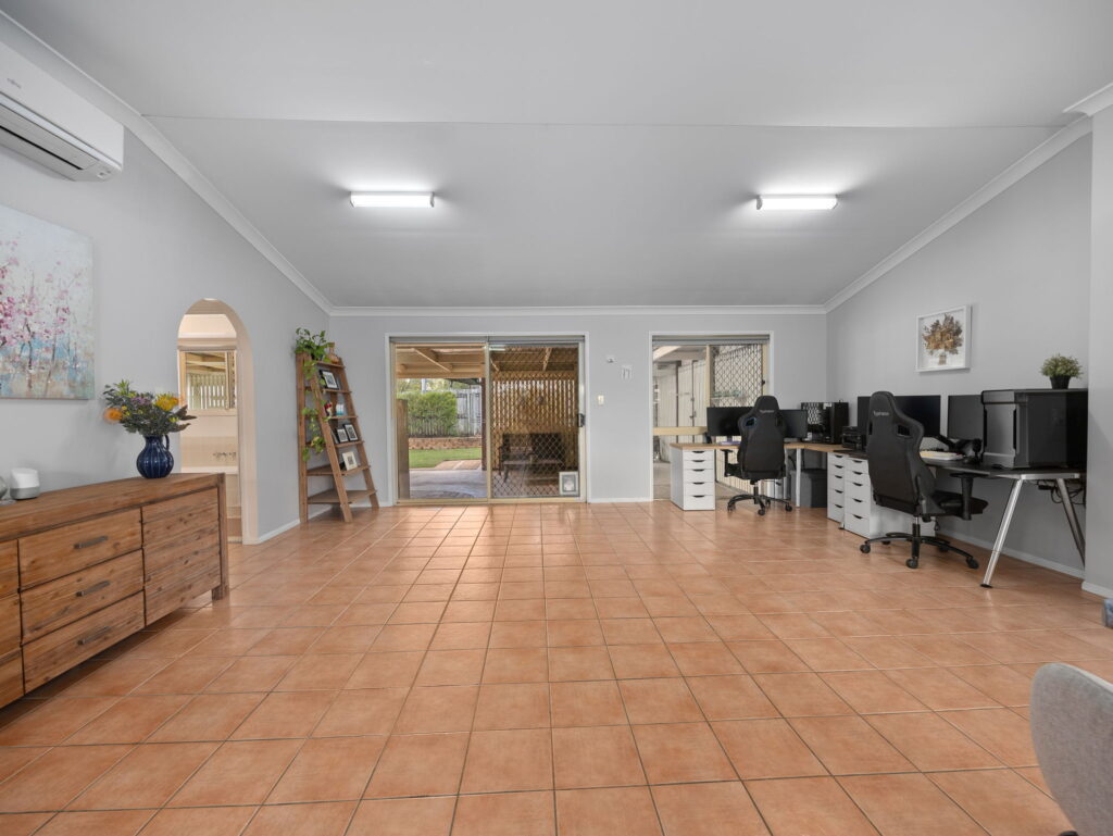 106 Equestrian Drive, Yamanto, QLD 4305