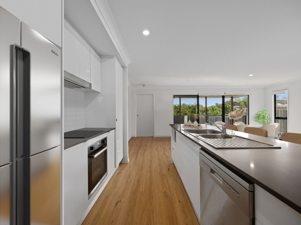 33 Wood Drive, Redbank Plains, QLD 4301