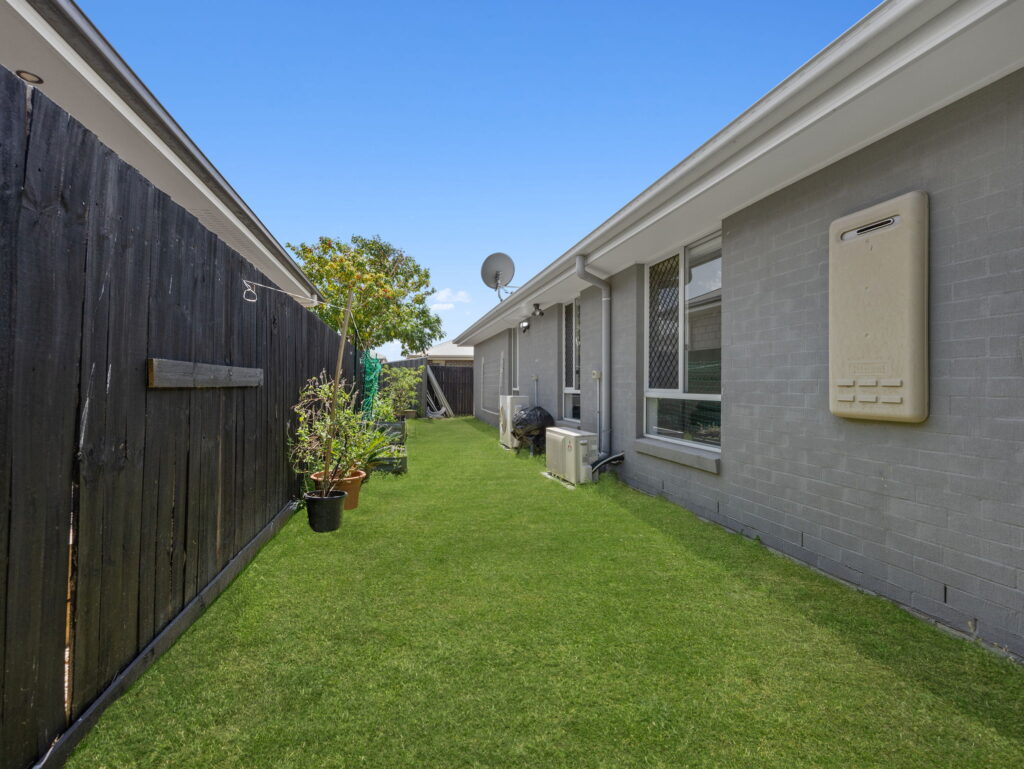 9 Myrtle Street, Deebing Heights, QLD 4306