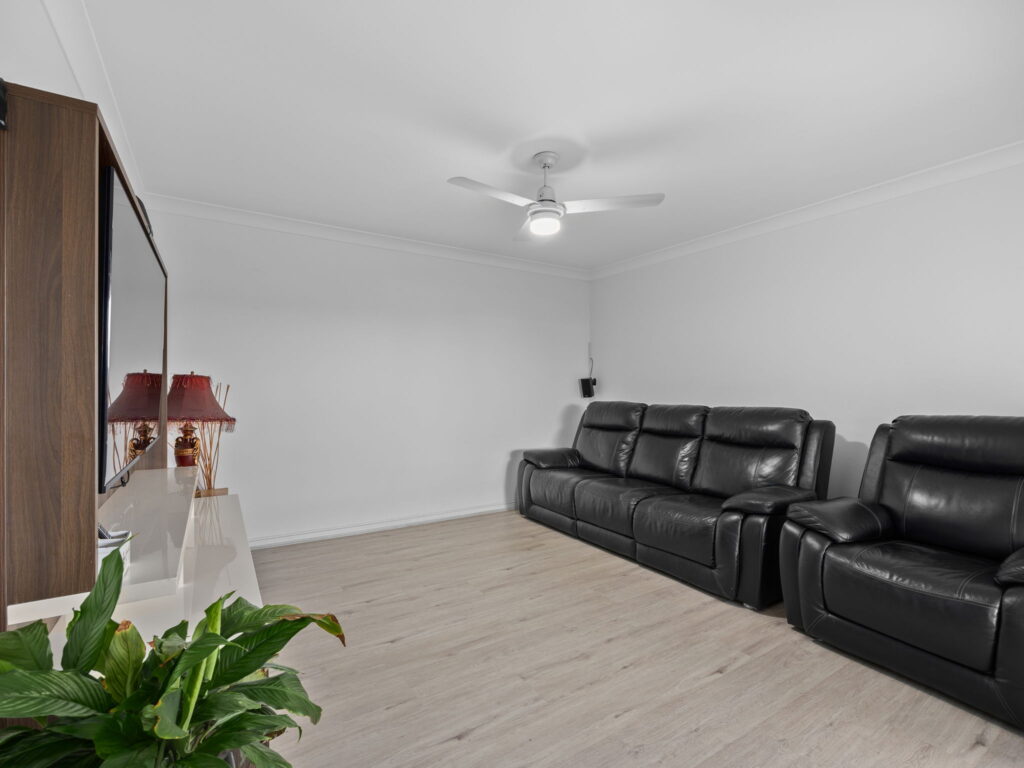9 Myrtle Street, Deebing Heights, QLD 4306