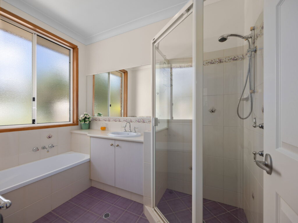 24 Lorikeet Road, Regency Downs, QLD 4341