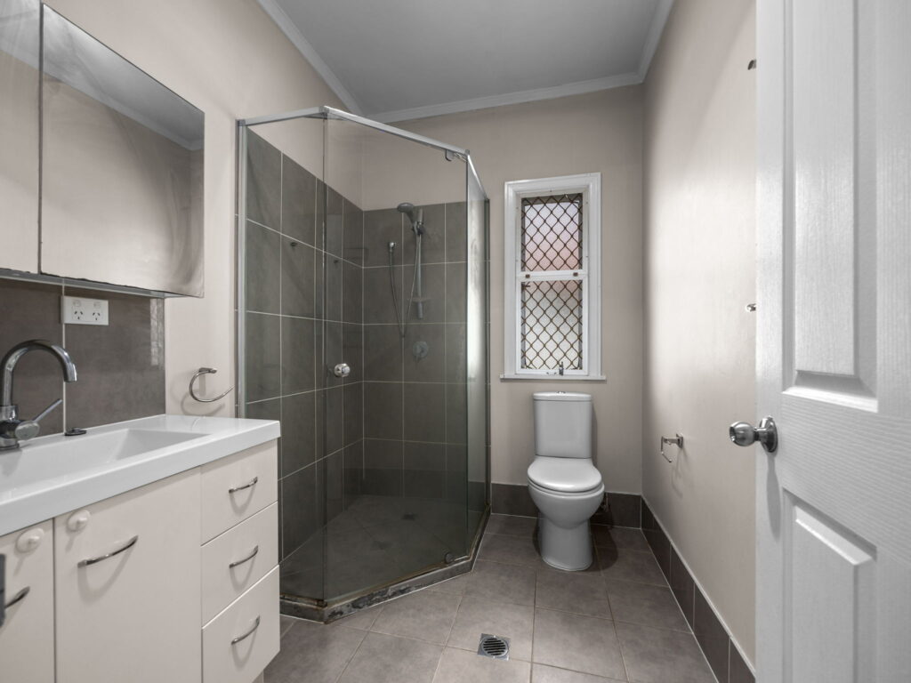 194 Glebe Road, Booval, QLD 4304