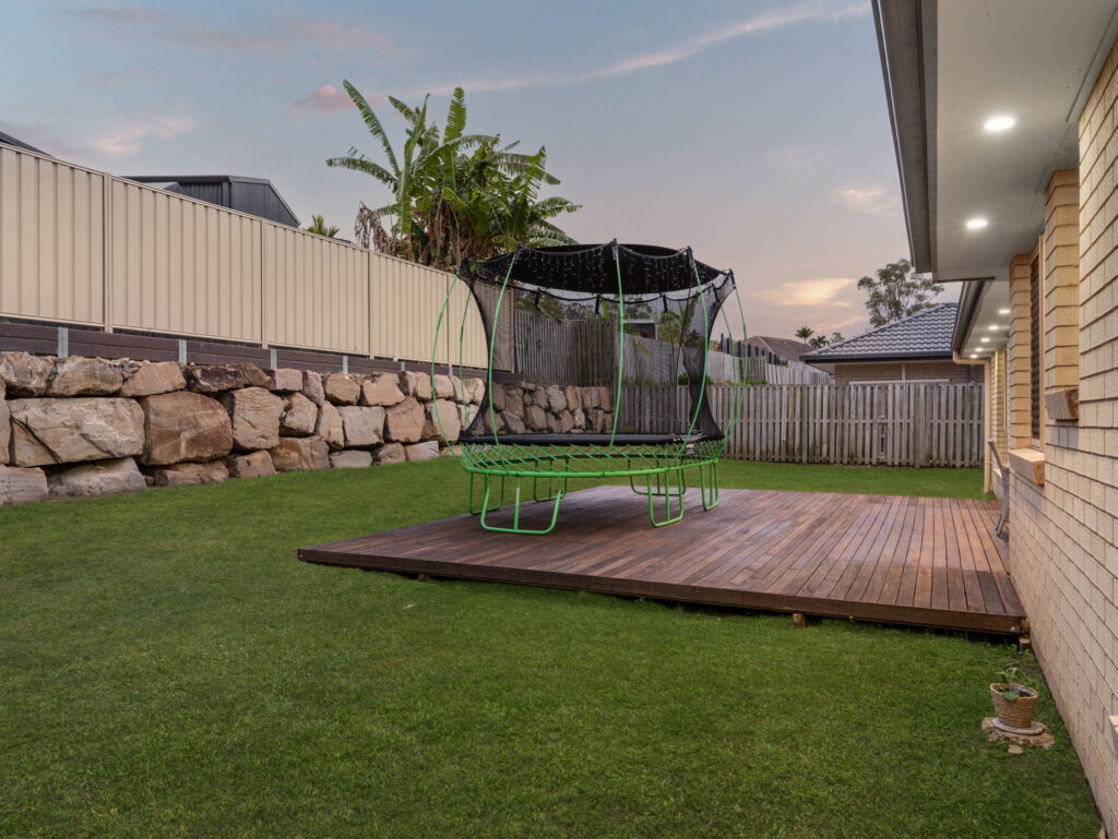 33 Dillon Avenue, Augustine Heights, QLD 4300
