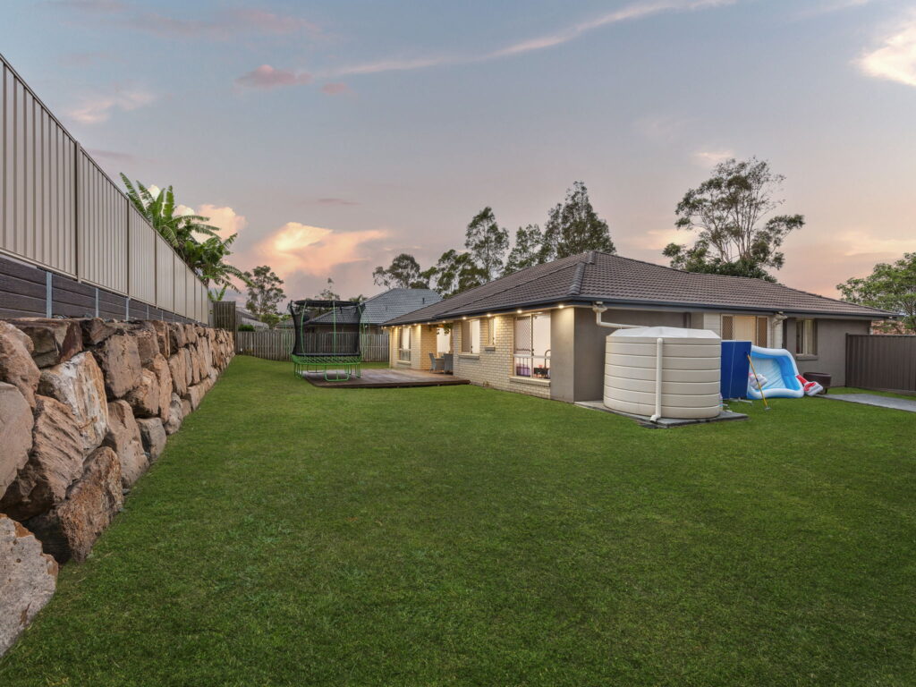 33 Dillon Avenue, Augustine Heights, QLD 4300