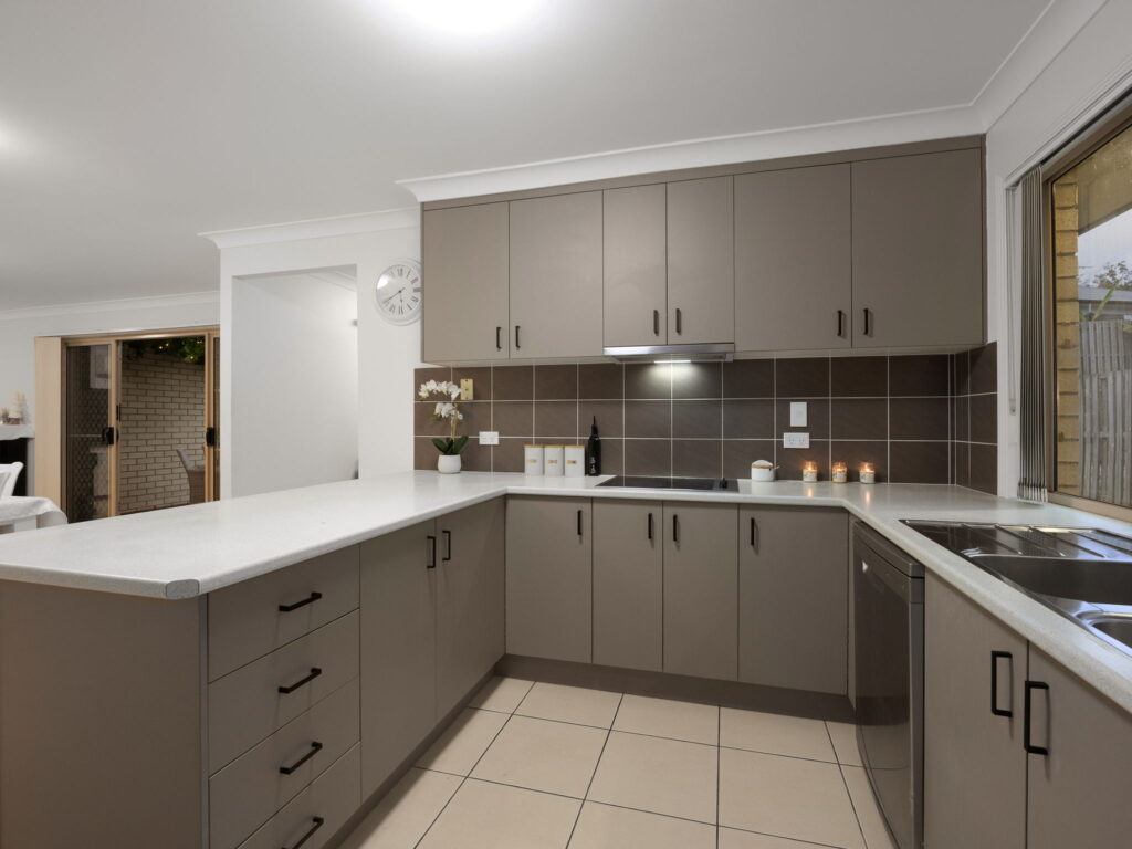 33 Dillon Avenue, Augustine Heights, QLD 4300