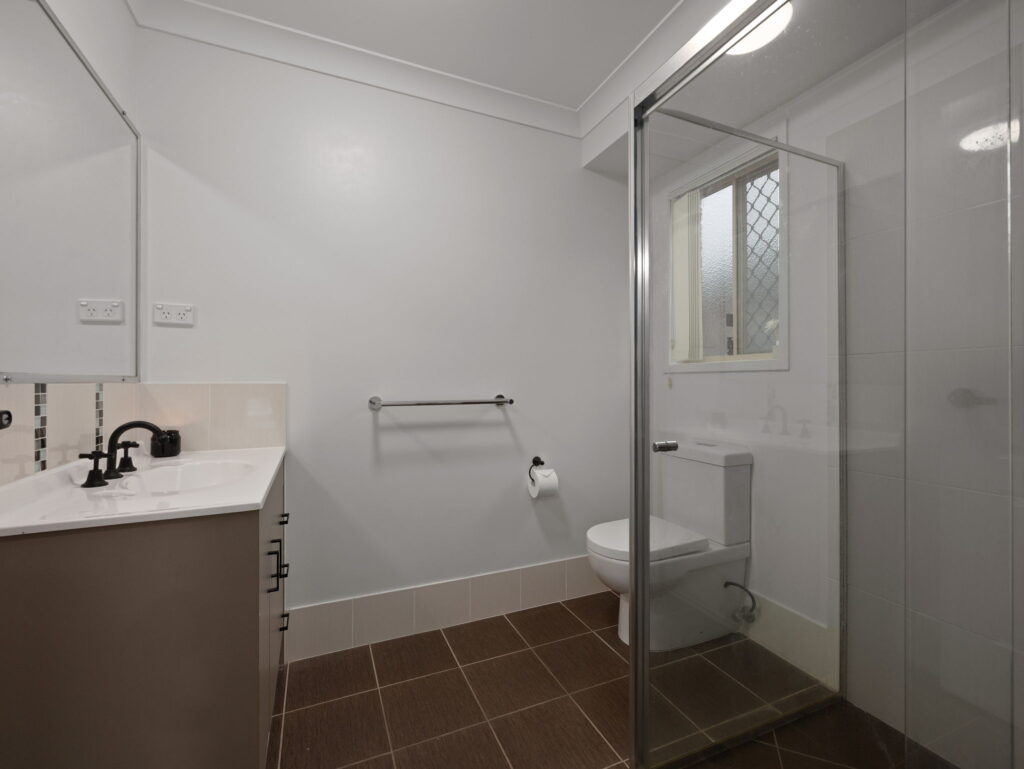 33 Dillon Avenue, Augustine Heights, QLD 4300