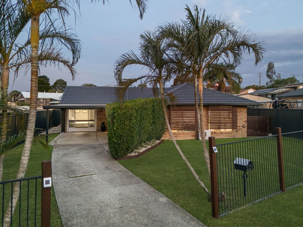 3 Wallace Street, Flinders View, QLD 4305