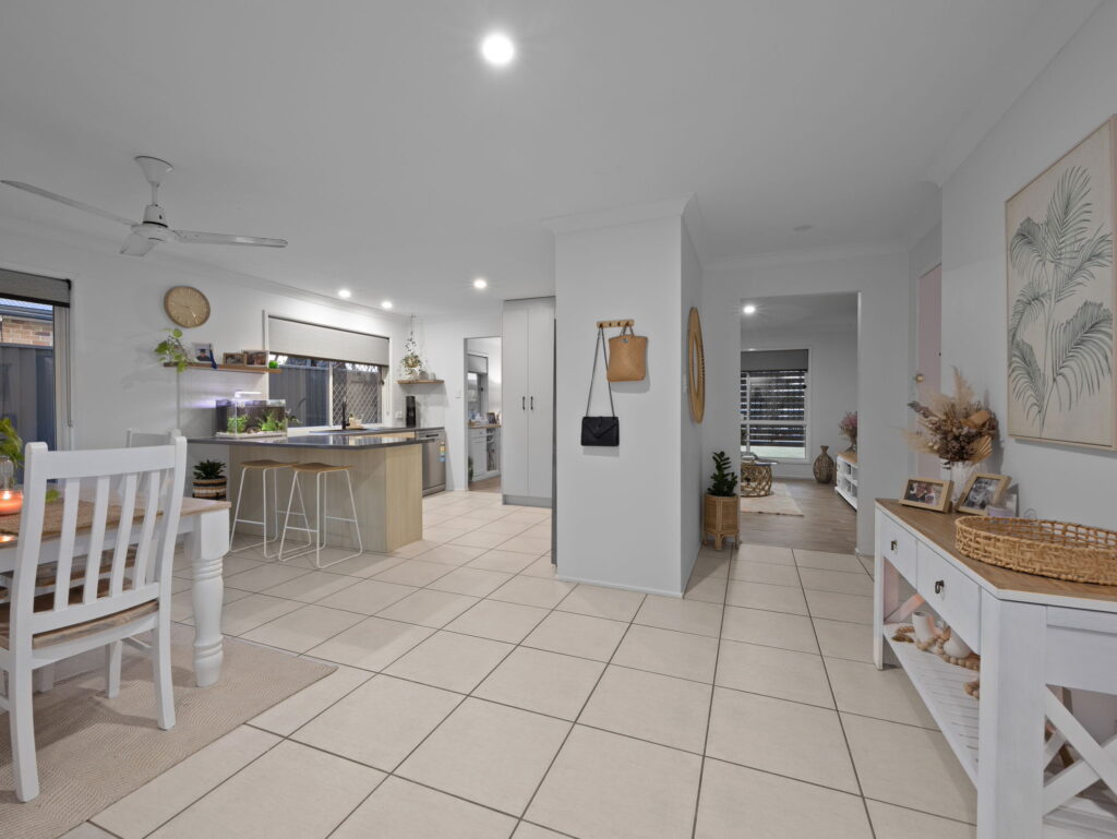3 Wallace Street, Flinders View, QLD 4305