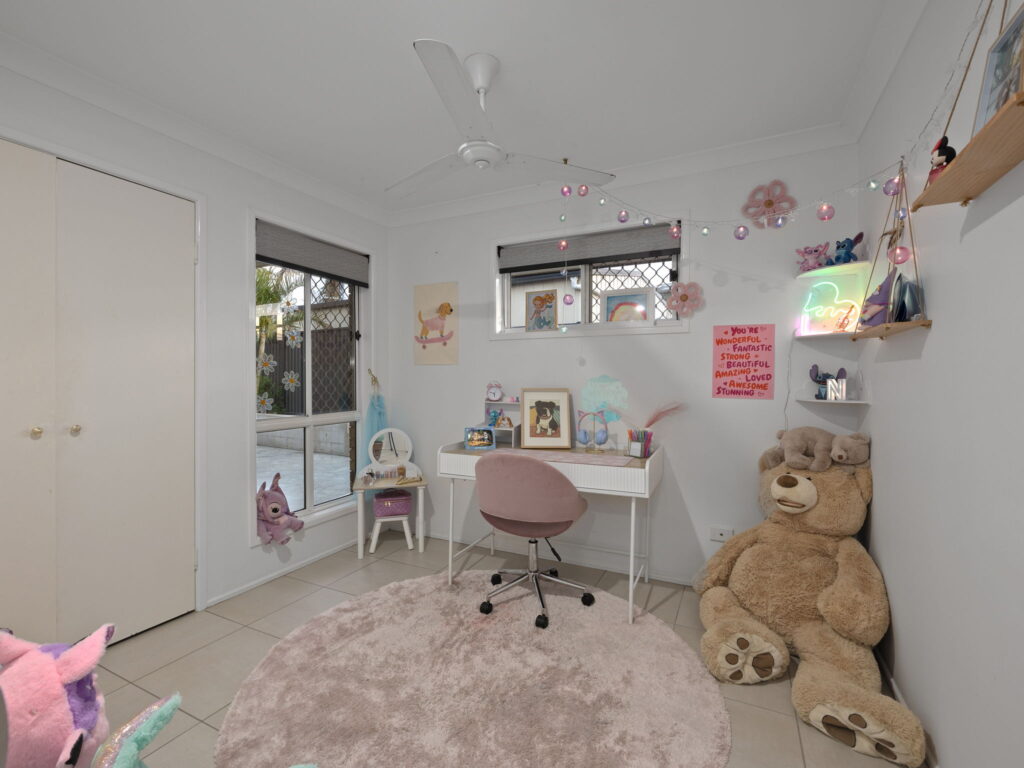 3 Wallace Street, Flinders View, QLD 4305