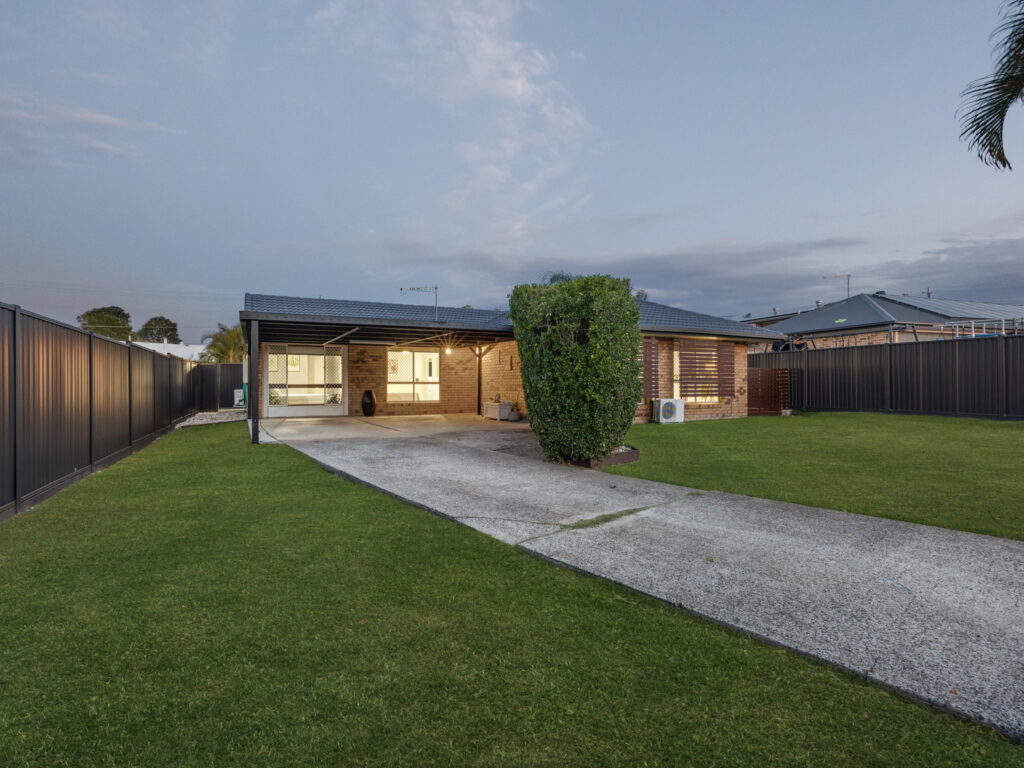 3 Wallace Street, Flinders View, QLD 4305