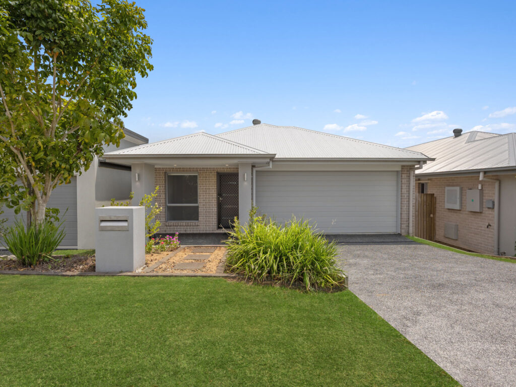 32 Cambridge Way, Ripley, QLD 4306