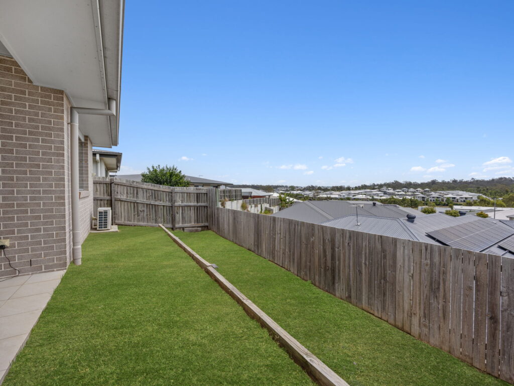 32 Cambridge Way, Ripley, QLD 4306