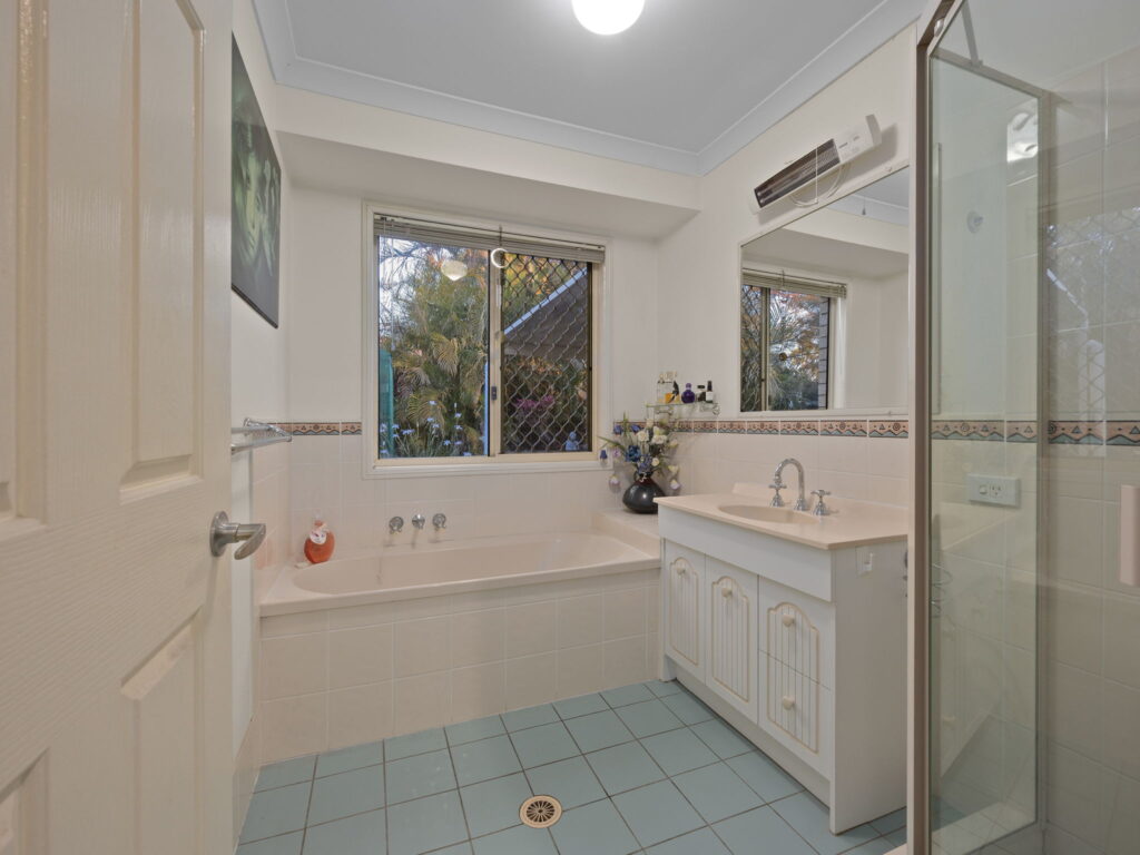 3 Genoa Place, Collingwood Park, QLD 4301
