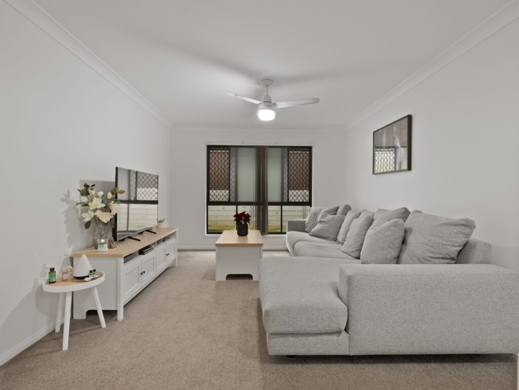 33 Chanel Court, Wulkuraka, QLD 4305