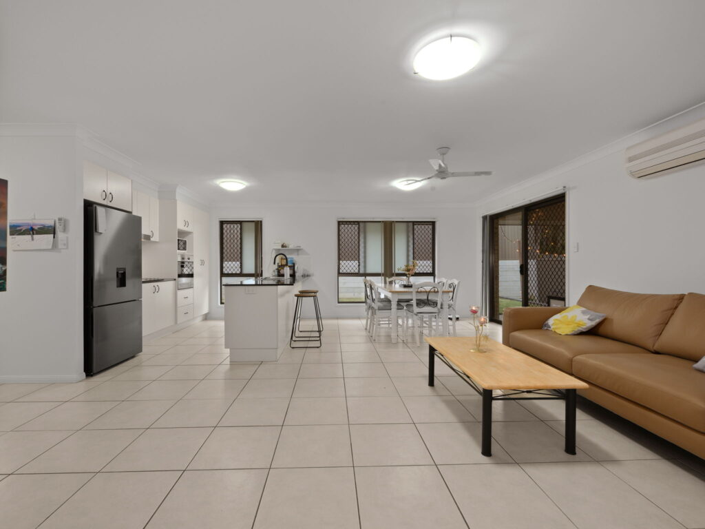 33 Chanel Court, Wulkuraka, QLD 4305