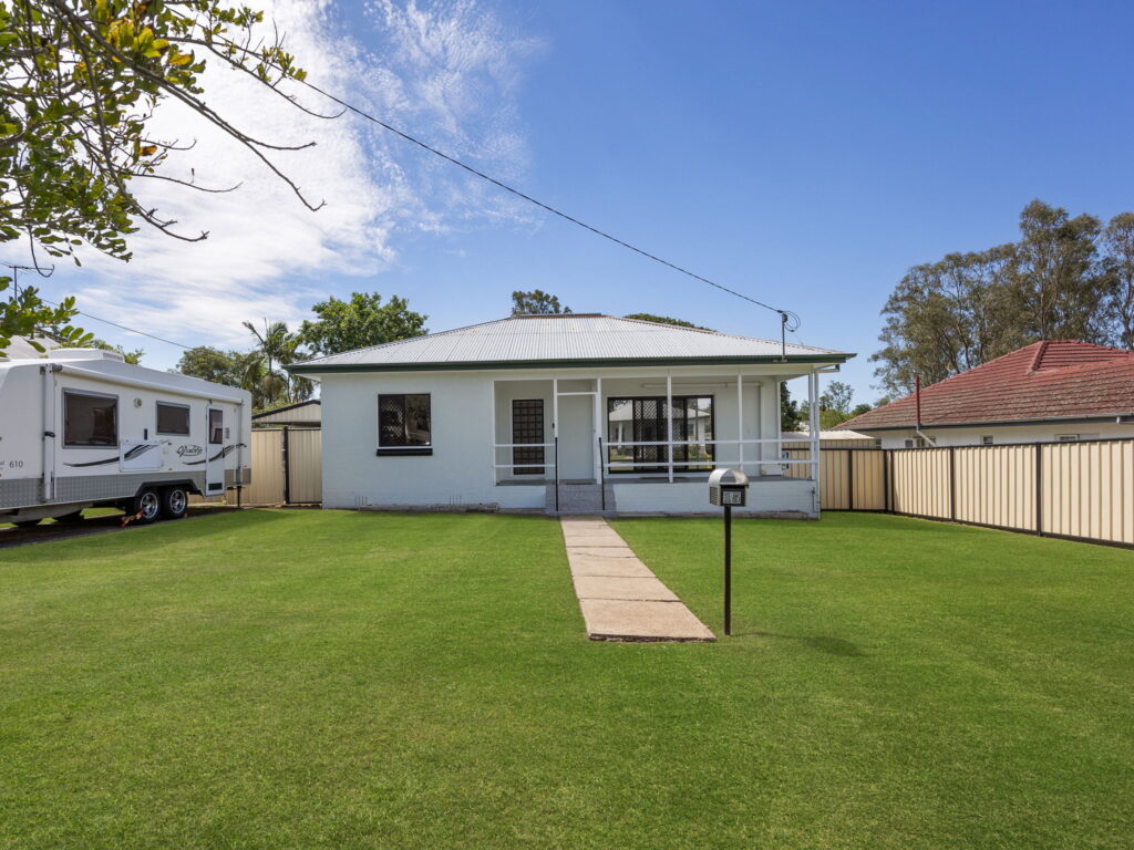15 Phillip Street, One Mile, QLD 4305