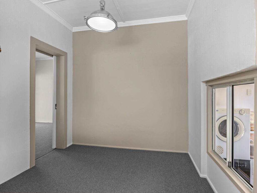 15 Phillip Street, One Mile, QLD 4305