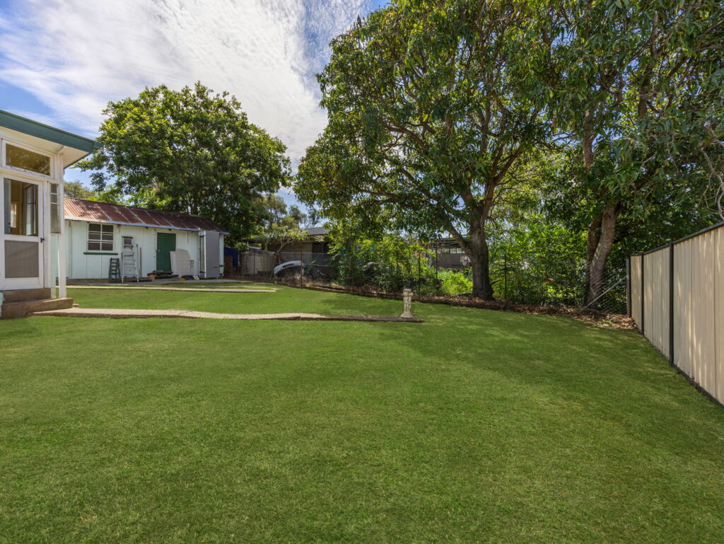 15 Phillip Street, One Mile, QLD 4305