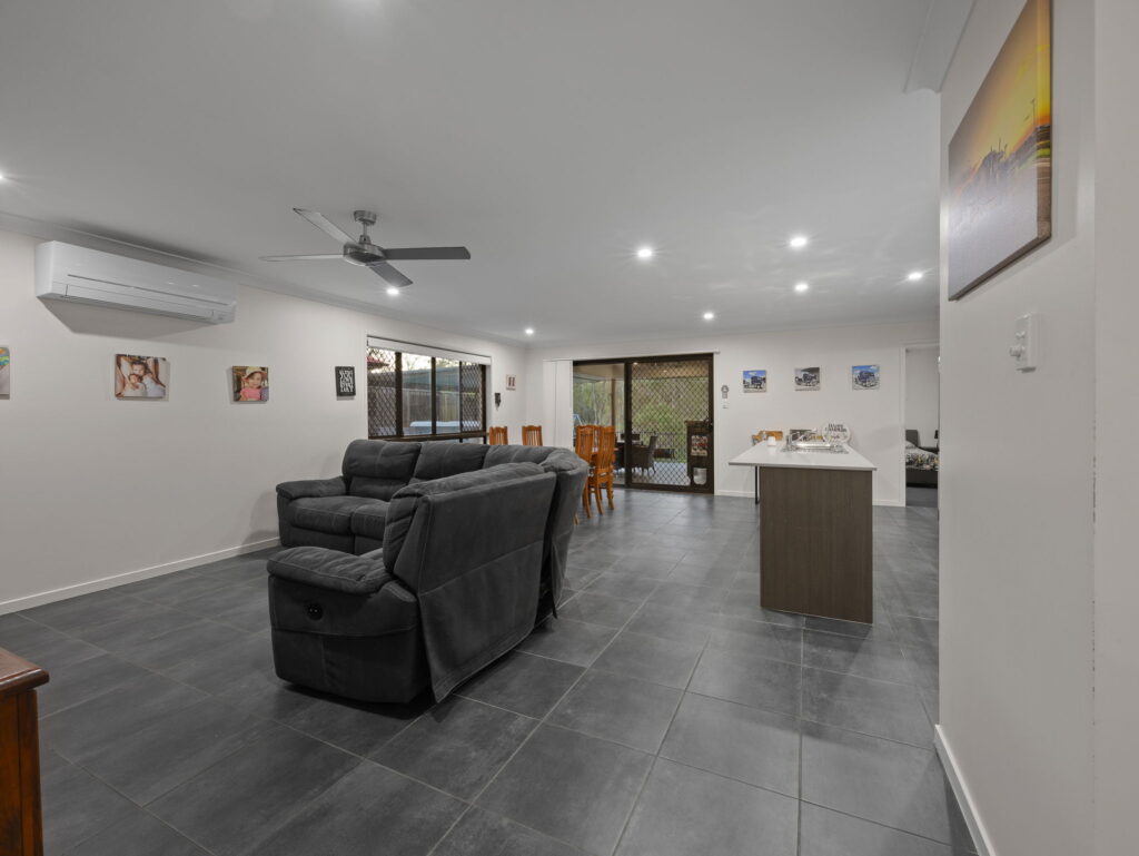 33 Mcgoldrick Street, Flagstone, QLD 4280