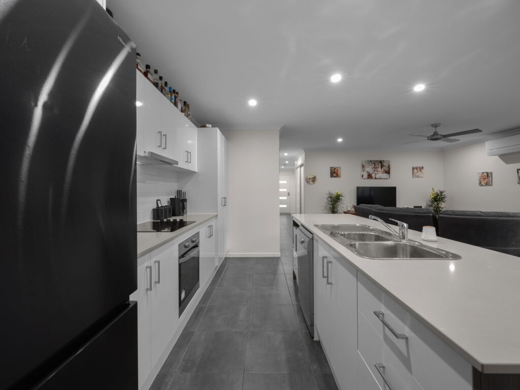 33 Mcgoldrick Street, Flagstone, QLD 4280