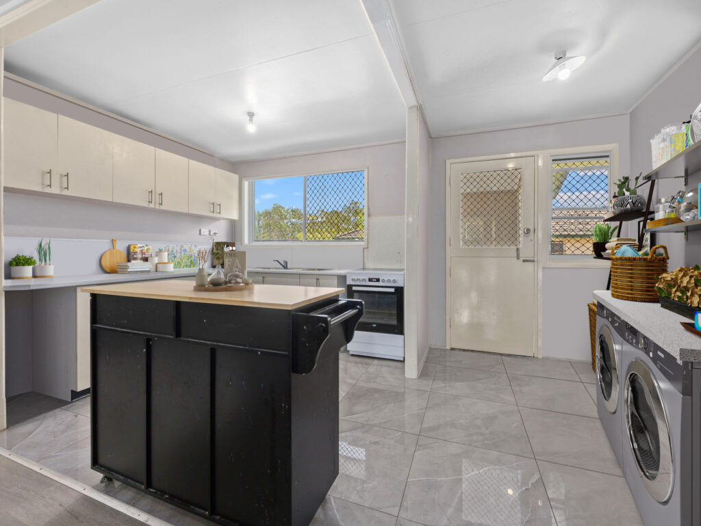 21 Overell Crescent, Riverview, QLD 4303
