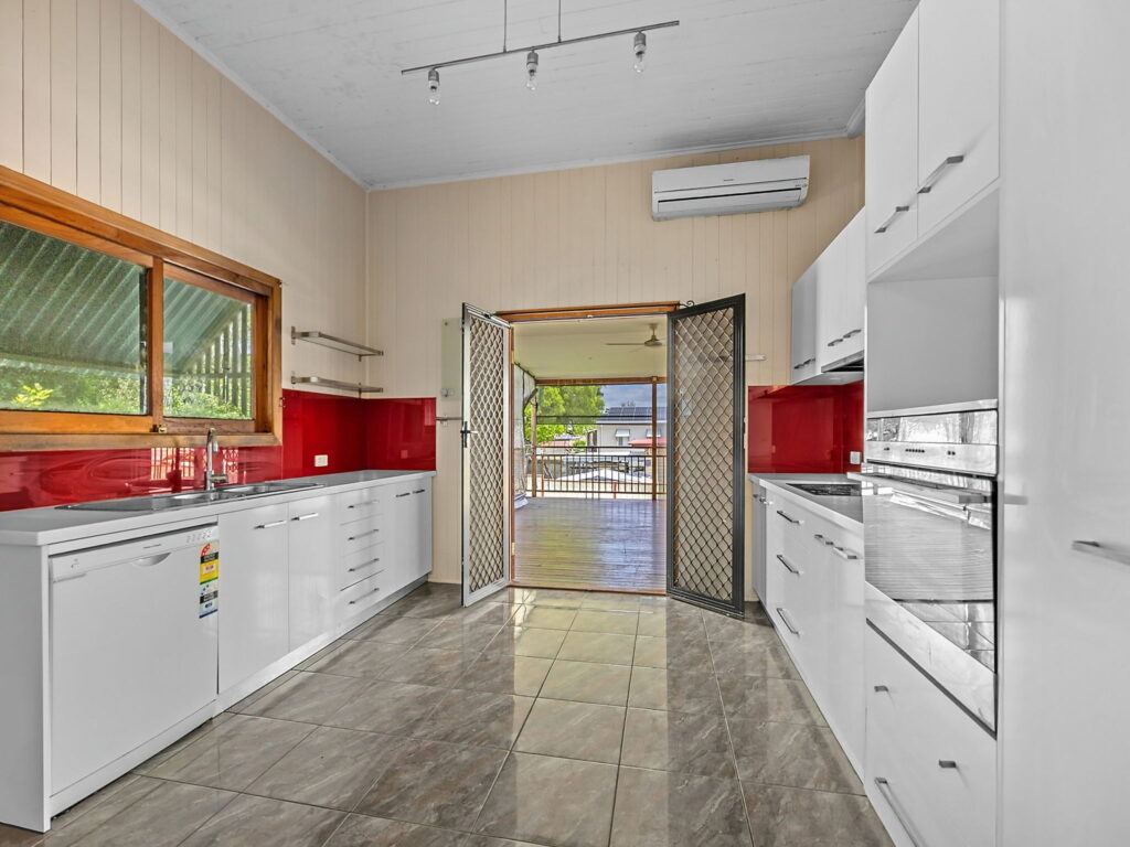 141 Cascade Street, Raceview, QLD 4305
