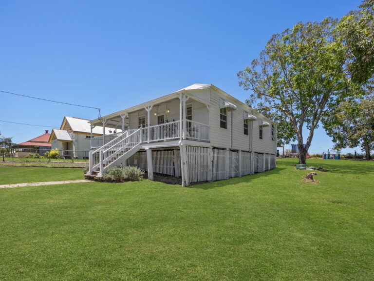 18 Hall Street, Harrisville, QLD 4307