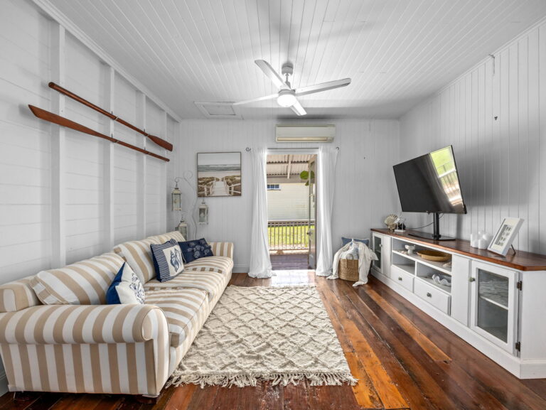 18 Hall Street, Harrisville, QLD 4307