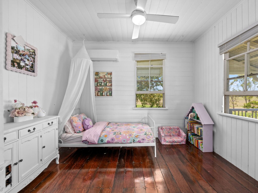 18 Hall Street, Harrisville, QLD 4307